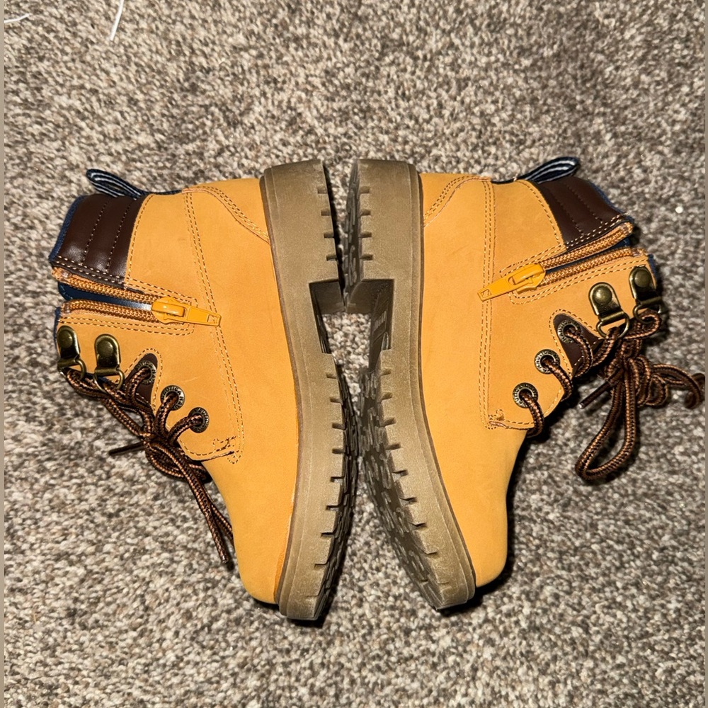 Nautica boots